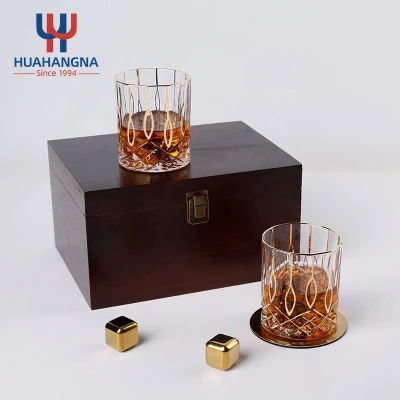 Confezione regalo di lusso con bordo dorato Doppio set di bicchieri da whisky in cristallo vecchio stile per Bourbon Irish Whiskey Cocktail Water Home Bar Party